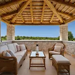 Villa Olive View